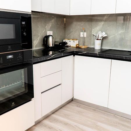 Signature Apartment 8 Tirana Bagian luar foto